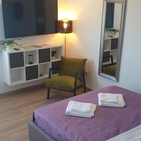 Studio Apartment Hana Pula Extérieur photo
